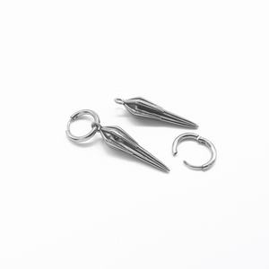 Aros tipo huggie personalizados para hombre, de acero inoxidable 316L, hipoalergénicos, con diseño geométrico de púas, estilo vintage, punk, gótico, para hombre. - Product Image 2