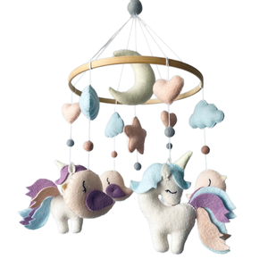 Móvil de Fieltro de Unicornio Adorable de Alta Calidad, Decoración Interior Única para Mejorar la Estimulación Visual del Bebé - Product Image 1