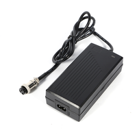Chargeur de batterie Li-ion 16,8 V 1 A 2 A, compatible avec batteries lithium 12,6 V 2 A, 21 V, 25,2 V, 29,4 V 1 A pour packs de batteries, trottinettes, vélos électriques et vélos.