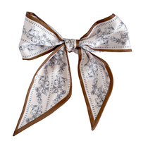 Écharpe élégante en polyester à imprimé floral avec franges - Beige clair, bleu marine et bordure marron pour femmes