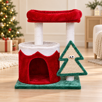 Arbre à chat festif de Noël en sisal avec niches douillettes, griffoirs, plateformes d'escalade et balles suspendues