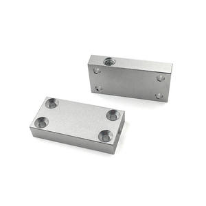ชิ้นส่วนฮาร์ดแวร์อะลูมิเนียมสแตนเลสที่ผลิตด้วยเครื่องจักรซีเอ็นซีความแม่นยำสูง ชิ้นส่วนเครื่องจักรกลที่มีความแม่นยำสูง ชิ้นส่วนที่ผลิตด้วยเครื่องจักรซีเอ็นซีตามสั่ง - Product Image 1