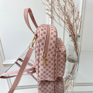 Mochila de Cuero Rosa Estampada para Mujer, Bolso de Hombro de Viaje a la Moda, Impermeable, con Logotipo Personalizado - Product Image 4