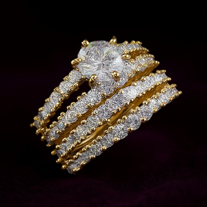 Anello di Fidanzamento di Lusso per Donna Placcato in Oro 22K con Diamante Naturale Taglio Brillante Pietra Centrale Colore G Diamanti Laterali Ackiladorand Z - Product Image 2