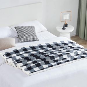 Fábrica personalizada Simple cálido suave Sherpa <span class=keywords><strong>Plaid</strong></span> rayas sofá cama cubierta Navidad impreso portátil dormir polar Manta-Doble - Product Image 4
