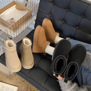 <span class=keywords><strong>Botas</strong></span> de nieve sin cordones de suela gruesa para mujer de talla grande PU <span class=keywords><strong>plataforma</strong></span> superior tobillo cálido antideslizante forro de terciopelo zapatos de algodón - Product Image 2