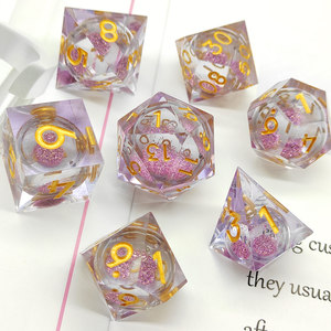 7 pièces en vrac, <span class=keywords><strong>logo</strong></span> polyèdre transparent personnalisé donjons et <span class=keywords><strong>dragons</strong></span> jeu de table rpg gem dice set sharp dnd résine dés - Product Image 2