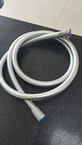 Tuyau de <span class=keywords><strong>douche</strong></span> <span class=keywords><strong>flexible</strong></span> extra <span class=keywords><strong>long</strong></span> anti-torsion en acier inoxydable compatible VR, anti-explosion pour appartement et hôtel - Product Image 2