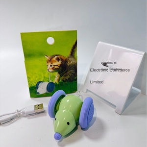 Ratón eléctrico de lujo para gatos con cola luminosa, características de carga inteligentes para evitar obstáculos, hecho de algodón para corredores de mascotas - Product Image 2