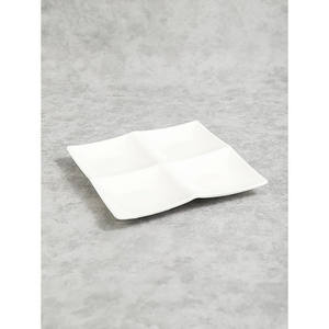 12 pièces plats et assiettes 3,000 gagné chacun - Product Image 1