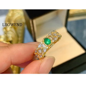 Anillo <span class=keywords><strong>de</strong></span> Oro Amarillo <span class=keywords><strong>de</strong></span> 18K con Esmeralda Natural para Mujer, Joyería Fina LUOWEND - Product Image 1