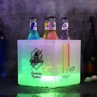 Seau à glace à lumière LED pour fête 3,5 L plastique forme carrée pour whisky pour champagne bière dans les boîtes de nuit et les bars