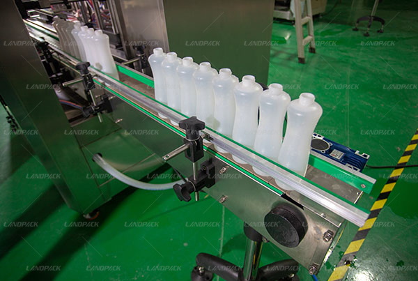 Машина для наполнения жидкостью шампунем, наполнитель для шампуня, машина для упаковки и розлива небольших бутылок шампуня