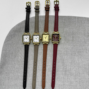 Reloj de Pulsera de Cuarzo Elegante para Mujer, Estilo Vintage, Dorado, Rectangular, con Correa de Cuero Marrón, Esfera con Diseño de Rayos de Sol y Números Romanos - Product Image 3