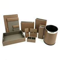 Ensemble d'organisateurs de bureau en cuir taupe de luxe, 9 pièces, avec porte-bloc, boîte à mouchoirs, poubelle et accessoires de bureau, vente en gros