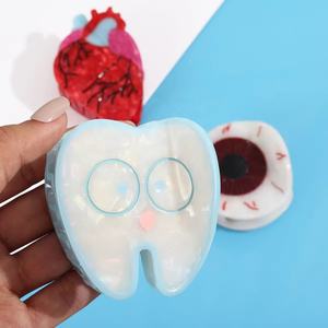 คลิปหนีบผมอะคริลิครูปหัวใจสีแดงรูปลูกตารูปการ์ตูนสำหรับพยาบาล - Product Image 2