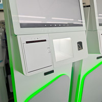 Kiosque libre-service autonome de 27 pouces avec distributeur de cartes pour cartes dans la salle gouvernementale
