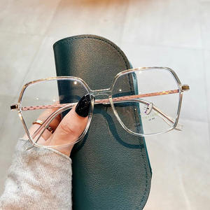 Gafas de mujer T5-21029 con montura rectangular irregular, lentes de PC con filtro de luz azul, montura ancha y puente medio, Taizhou - Product Image 3