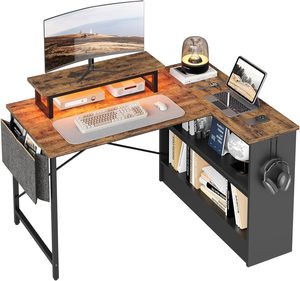 Escritorio en forma de L SENYU con superficie de madera, estructura metálica y estantería con compartimentos de almacenamiento para el hogar, la oficina o el espacio de trabajo. - Product Image 1