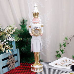 Udeco Mới Độc Đáo Trắng Giáng Sinh Óc Chó Người Lính Đồ Trang Trí Nhựa Giáng Sinh <span class=keywords><strong>Nutcracker</strong></span> Bức Tượng Cho Quà Tặng Trang Trí Nội Thất - Product Image 4