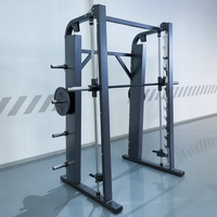 Rack d'entraînement de force réglable de qualité commerciale en acier avec roulement linéaire professionnel pour jambes, poitrine et épaules en salle de sport
