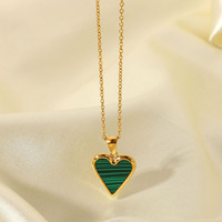 NN01264 Pendentif cœur en pierre de malachite naturelle en forme de coquille Collier tendance en acier inoxydable pour femmes pour les fêtes