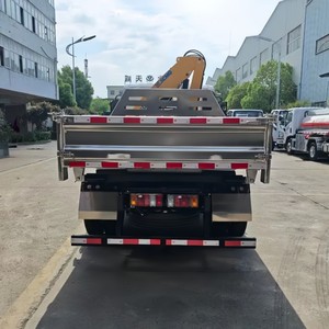 Petit camion grue à flèche articulée ISUZU de 3 tonnes et 5 tonnes, camion 4x4 avec grue pliante montée sur le véhicule et caisse de chargement en aluminium - Product Image 6