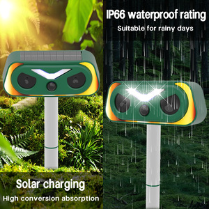 Ahuyentador de Animales Solar Multimodo Moderno con LED Intermitente, Ondas Ultrasónicas y Diseño Impermeable para Camping, Pastoreo y Patio - Product Image 2
