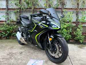 Motocyclette à essence à deux cylindres refroidie par eau Ducassion 400 d'occasion - Moto sportive d'occasion - Product Image 5