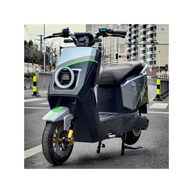Customized High-End 1500W 72V Two-Wheeled Electric Motorcycles 40-60km/h Fashionable Colors Footboard