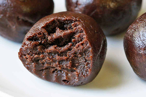 Máquina para hacer bolas <span class=keywords><strong>de</strong></span> <span class=keywords><strong>chocolate</strong></span> energéticas / Máquina para hacer bolas <span class=keywords><strong>de</strong></span> dátiles rellenas / Máquina para hacer bolas <span class=keywords><strong>de</strong></span> dátiles con coco - Product Image 3