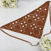 Foulard triangulaire en crochet style bohème avec dentelle florale, bandana pour cheveux