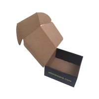 Caja de Suscripción Personalizada para Comercio Electrónico, con Diseño de Avión Negro y Estampado Colorido