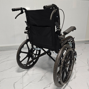 Silla de ruedas manual JL01GB-02 ligera, plegable, con freno en U, para uso en viajes de personas mayores y discapacitadas. - Product Image 2