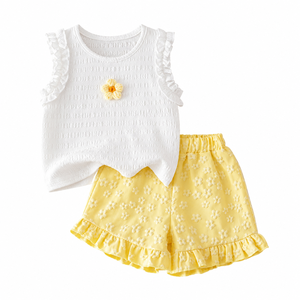 Completo Estivo 2 Pezzi per <span class=keywords><strong>Bambina</strong></span> 2026: Top Floreale Senza Maniche con Volant e Pantaloncini - Set <span class=keywords><strong>Abbigliamento</strong></span> Casual Dolce per Bambini - Ingrosso OEM Boutique - Product Image 1