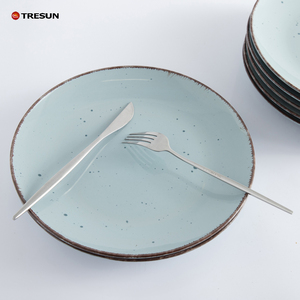 Assiette à dîner en grès classique, émaillée bicolore, peinte à la main, 10,5 et 7,5 pouces, faible MOQ, compatible lave-vaisselle, pour hôtels et restaurants - Product Image 4