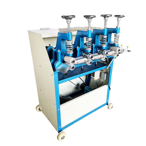 Machine à poser des doublures en cuir pour ceintures à quatre roues - Product Image 5