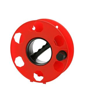 Draagbare, zware, 150 voet lange, intrekbare elektrische kabelhaspel met Nema-stekkers voor huishoudelijk gebruik - Product Image 1