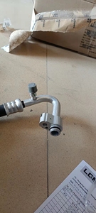 Tuyau évaporateur-compresseur 46C8696 compatible avec les pièces de chargeuse Liugong – Pièces de machines de construction directement de l'usine - Product Image 2