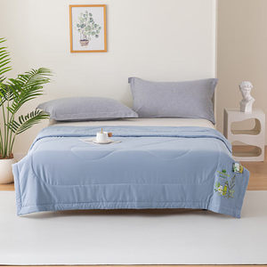 UCHI japonais n°. Couette de santé respirante d'été 1 Wild Cloud Blue Artemisia Argyi, 150x200cm, 180x200cm, pour usage domestique - Product Image 3