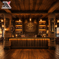 Comptoir de bar vintage sur mesure avec armoire à vin, vitrine de pub, présentoir à spiritueux, mobilier de réception pour restaurant en bord de mer