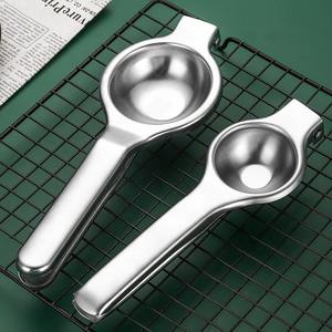 Presse-citron manuel en acier inoxydable argenté avec poignée, presse-agrumes pour citron et lime, pince à citron en acier inoxydable - Product Image 2