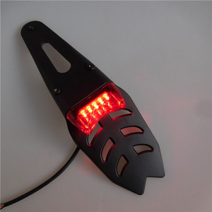 Feu arrière de moto à LED avec clignotant intégré au garde-boue - Product Image 4