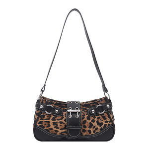 Bolso de hombro elegante con hebilla de cuero retro y estampado de leopardo, para la temporada otoño-invierno 2026, con remaches a la moda - Product Image 1