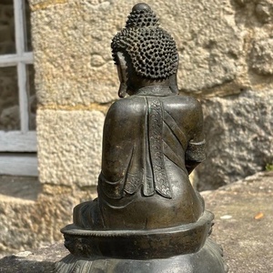Escultura de Buda Moderna Personalizada en Bronce Chapado en Oro, Fabricación OEM/ODM, Fundida a Mano, Decoración para Exteriores, Templos, Monasterios y Paisajes - Product Image 5