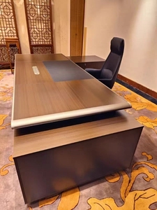 Bureau de direction moderne en forme de L, table de patron réversible en <span class=keywords><strong>bois</strong></span> avec rangement verrouillable, mobilier de bureau de luxe - Product Image 3