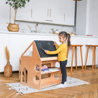 Ensemble bureau et chaise Montessori en bois pour enfants, table d'activités en forme de maison avec tableau noir, étagère à livres et étagères de rangement