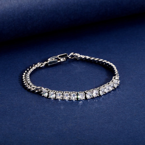 สร้อยข้อมือและสร้อยคอแบบเชื่อมต่อเหล็กเซอร์โคเนียสีไม่ซีดจาง สไตล์ฮิปฮอป เรียบง่าย สไตล์พังก์ คิวบันเชน - Product Image 3