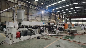 Ligne de production de Machine d'extrudeuse solide en <span class=keywords><strong>polycarbonate</strong></span> 2mm PMMA Sunboard ondulé à <span class=keywords><strong>plaque</strong></span> creuse en PP PC - Product Image 5