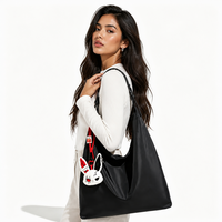 Porte-clés personnalisé avec logo, lapin en peluche noir gothique d'Halloween, yeux rouges doux, pendentif lapin punk cool en peluche pour adultes